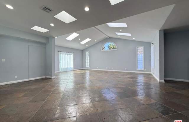 15962 Gault St photos photos