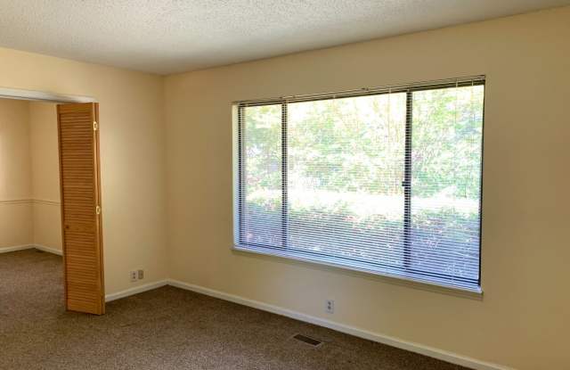 124 Creek Valley Drive Gallery 3