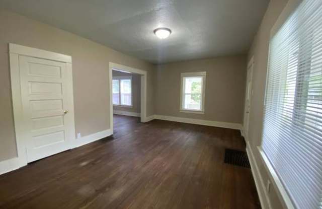 902 Nuttman Ave. - Beautiful Three Bedroom Home w/Remodeled Kitchen *UPCOMING* ( NOT YET SHOWABLE) Gallery 4