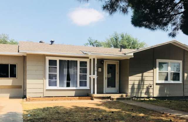 3018 48th St photos photos