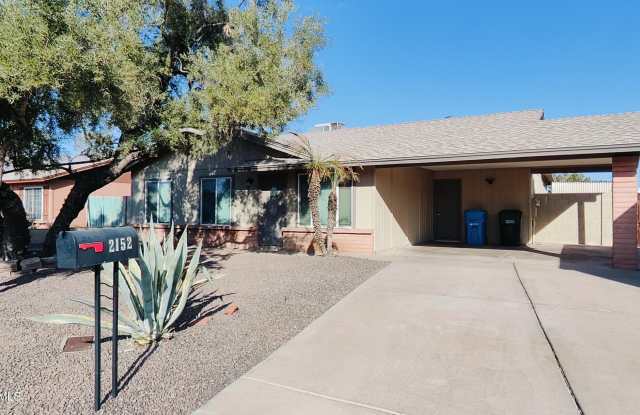2152 E CLAIRE Drive Gallery 2