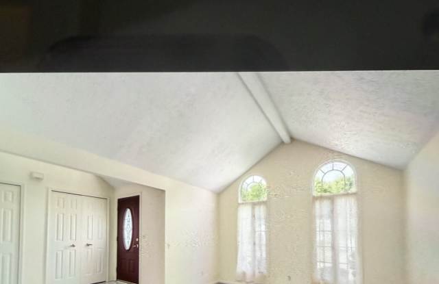 17883 Cambridge Oval Gallery 2