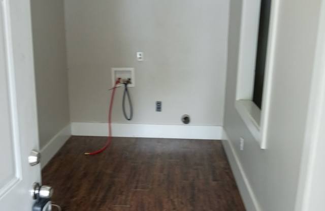 3028 Second St. - D Gallery 3