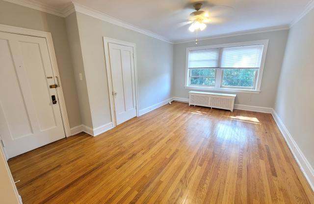 7400 North Ashland Gallery 1