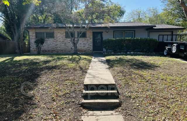 2914 Greenacres St photos photos