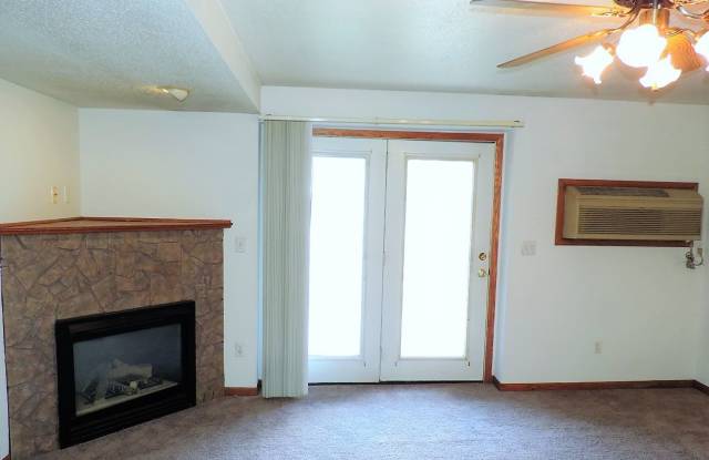 $1,225 | 2 Bedroom, 1 Bathroom Condo | Pet Friendly* | Available for an Immediate Move In! Gallery 4