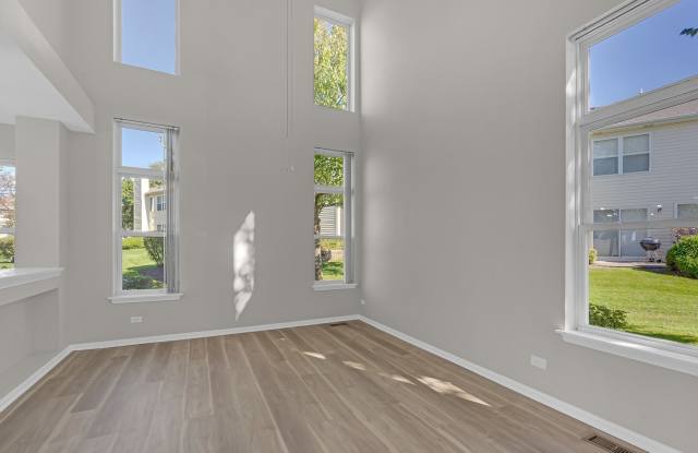 1530 E Chivalry Court Gallery 3