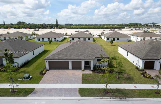 17564 SW 285th St photos photos