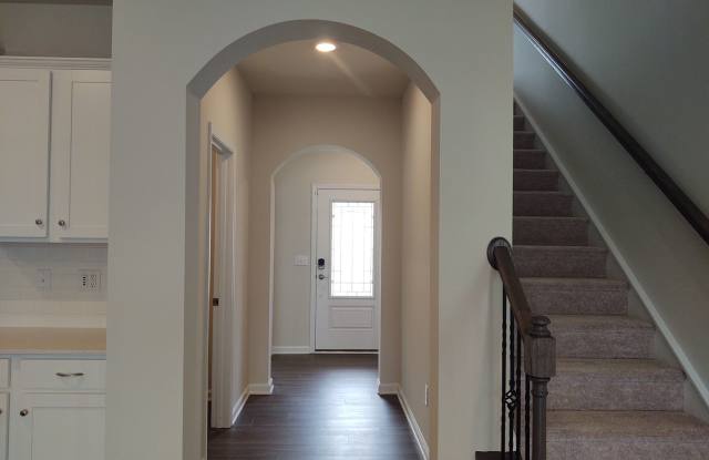 Beautiful, move in ready corner lot home located in the popular MillBridge Subdivision in Waxhaw! Gallery 3