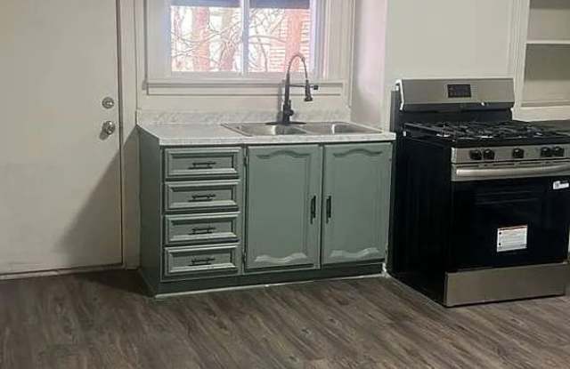 A Comfortable 3BR home in Pittsburgh, Section 8 Considered!! Gallery 3