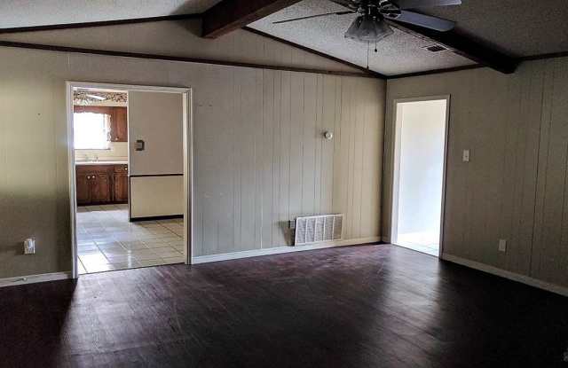 1319 E Fairmont Gallery 4