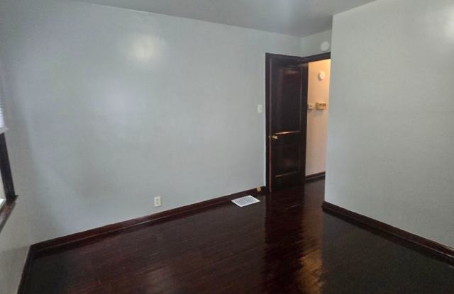 Westside Two Bedroom Home Located Near 16th and Concord Gallery 4