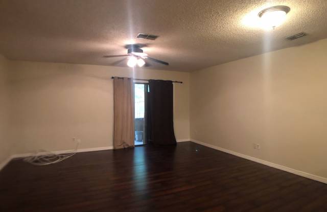 4430 MELISSA COURT W Gallery 3