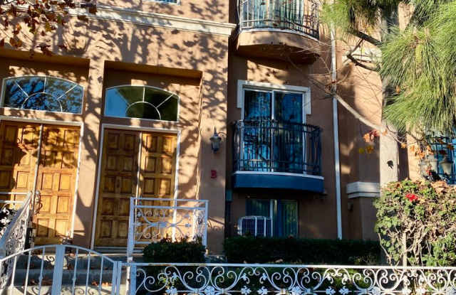 Spacious 4 Bed, 3 Bath Townhouse in Torrance $3,850 - 1629 West 207th Street, Los Angeles, CA 90501