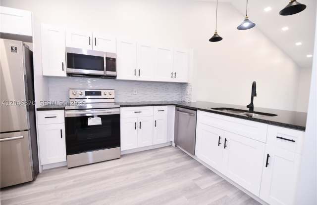 2315 SW 22nd Ave photos photos