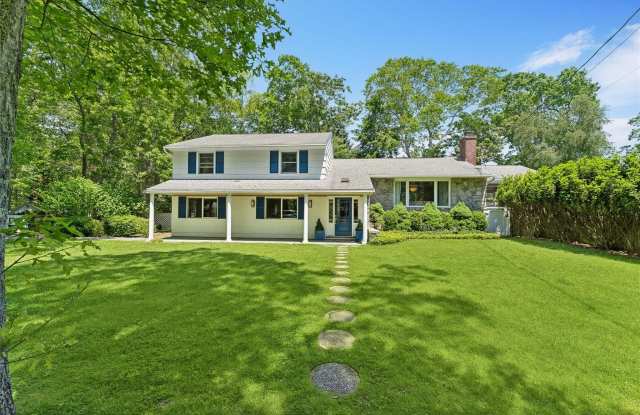 9 White Oak Lane - 9 White Oak Lane, Westhampton, NY 11978