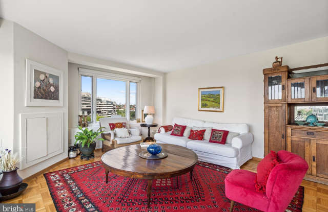 2475 VIRGINIA Avenue NW Gallery 3