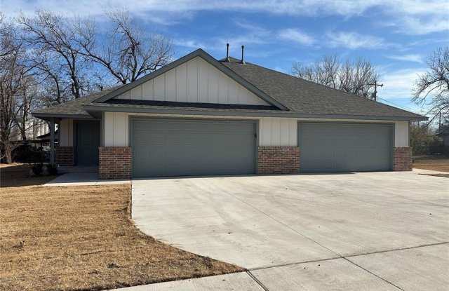Three bedroom duplex in El Reno photos photos