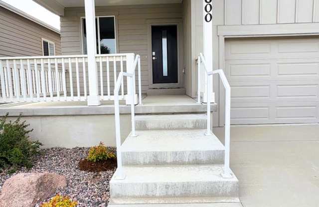Beautiful Model Home in New Johnstown Neighborhood! Gallery 3