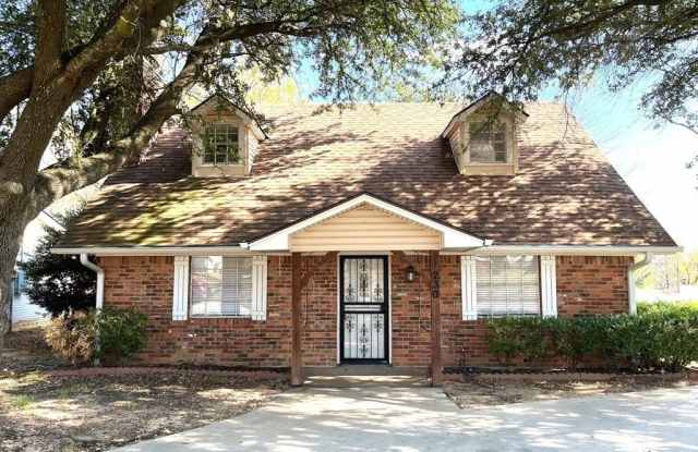 230 Ross Avenue - 230 Ross Avenue, Denison, TX 75020