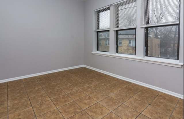 228 North Pine Ave Gallery 2