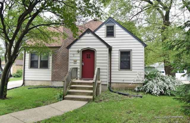 365 Vandalia Street - 365 Vandalia Street, Elgin, IL 60123