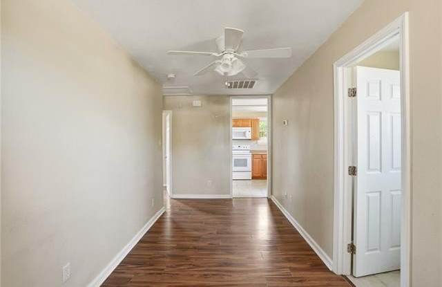 1438 REYNES Street Gallery 4