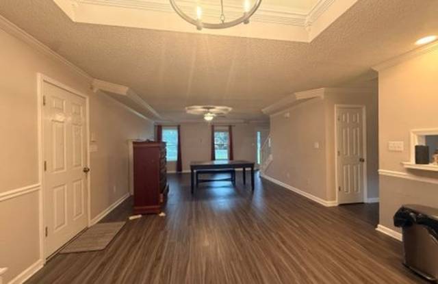 Spacious 3BR House in Auburn Gallery 3