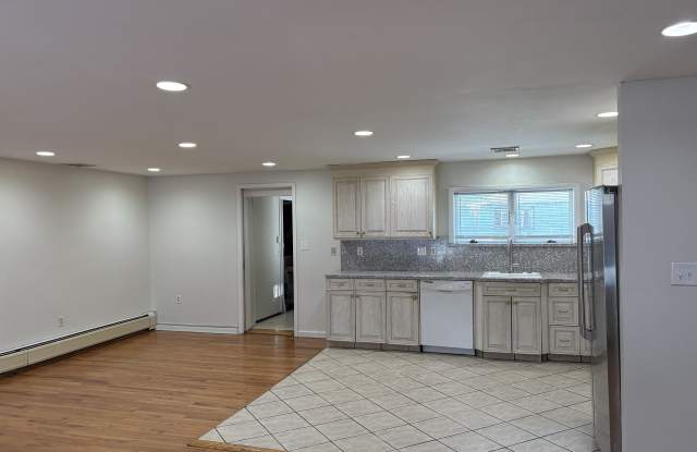 32 Maiden Lane - 32 Maiden Lane, Little Ferry, NJ 07643 32 Maiden Lane - 32 Maiden Lane, Little Ferry, NJ 07643