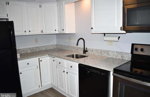 7113 BRADSHAW COURT E Gallery 4