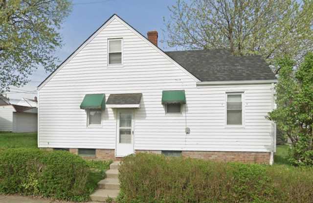 Garfield Heights - 3 Bedroom Single Family Home Gallery 3