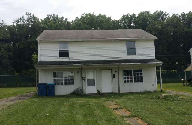 2BDRM DUPLEX - 2814 Cromwell Drive, Lorain, OH 44052