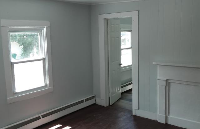 128 Center Street - 2 photos photos