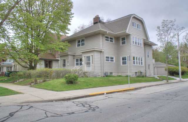 2865 N. Frederick Lower Flat of Duplex photos photos 2865 N. Frederick Lower Flat of Duplex photos photos