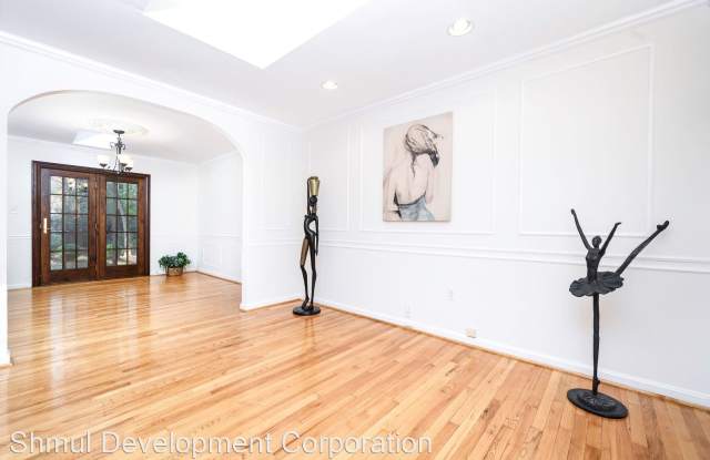 11117 Whisperwood Lane Gallery 3