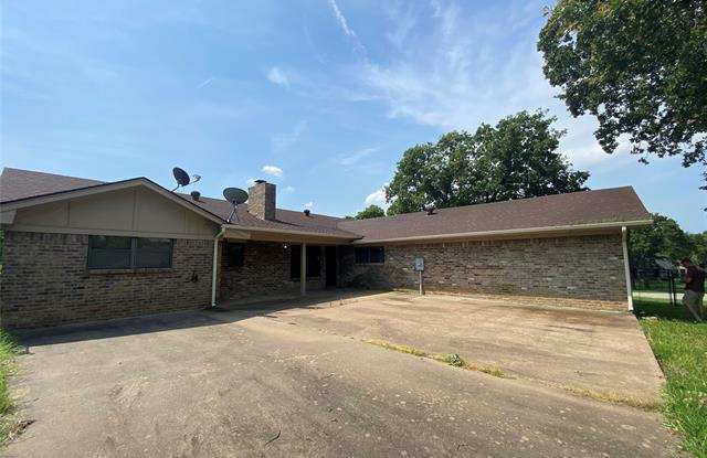 304 Roaring Springs Drive Gallery 2
