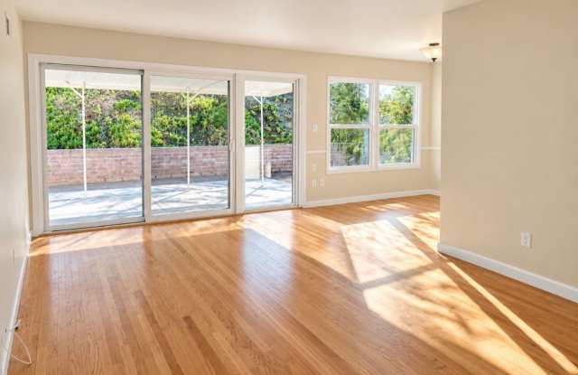 Charming 3 Bedroom Home with Spacious Backyard and Garage in Desirable Allied Gardens Gallery 3