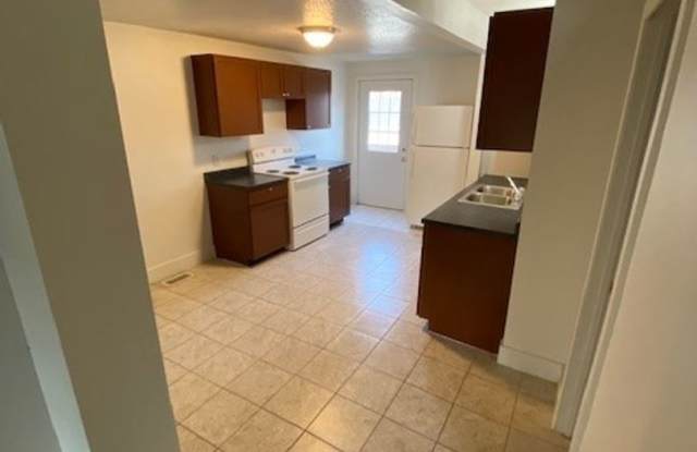 2 Bedroom, Townhomes for rent in Urbandale, IA photos photos