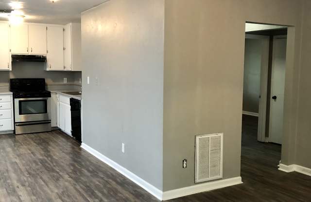 306 White Dr Gallery 4