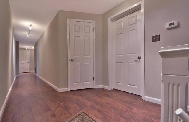 4324 West Pine Boulevard Gallery 2