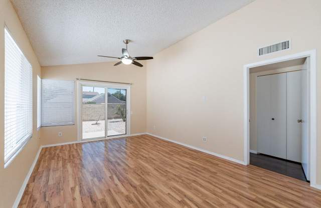 Two Bedrooms  Two Baths House with 2 Car Garage Gallery 4