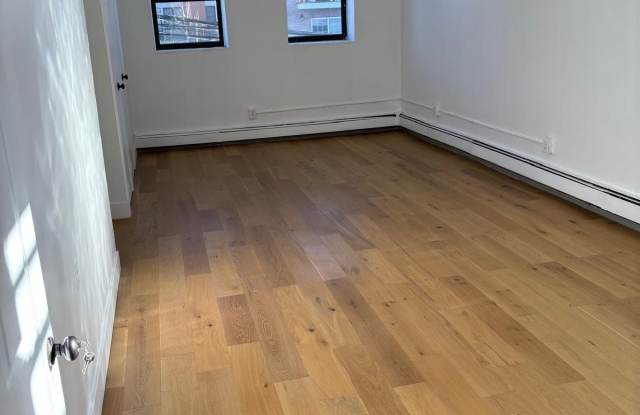 15 POLLOCK AVE Gallery 3