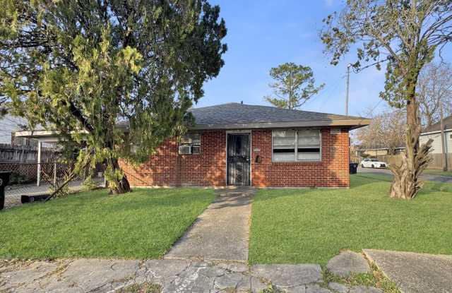 5335 Burgundy Street photos photos