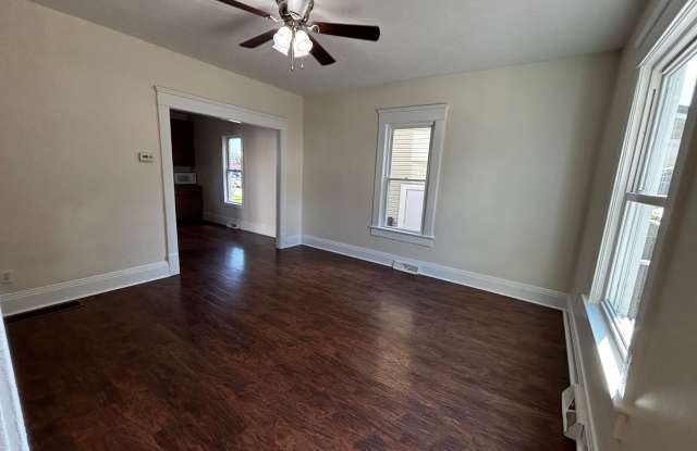 Updated Three Bedroom House Gallery 4