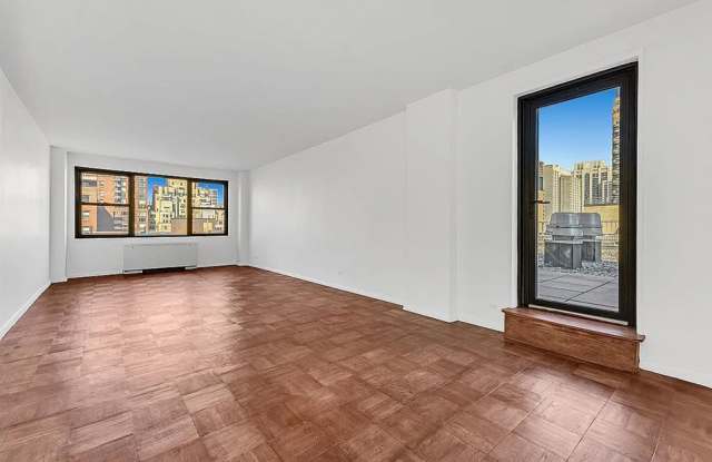 301 E 69th St Apt 14B Gallery 1