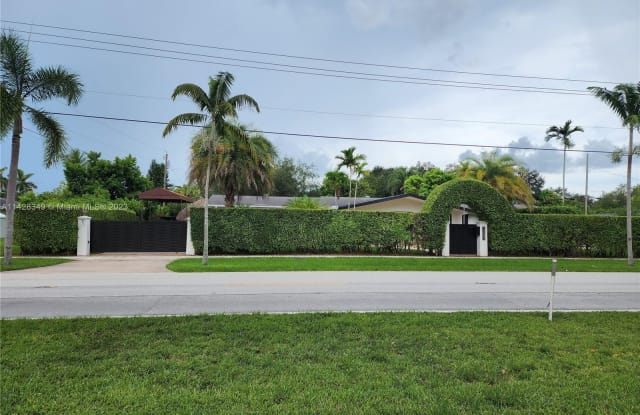 10695 SW 87th Ave - 10695 Southwest 87th Avenue, Kendall, FL 33156