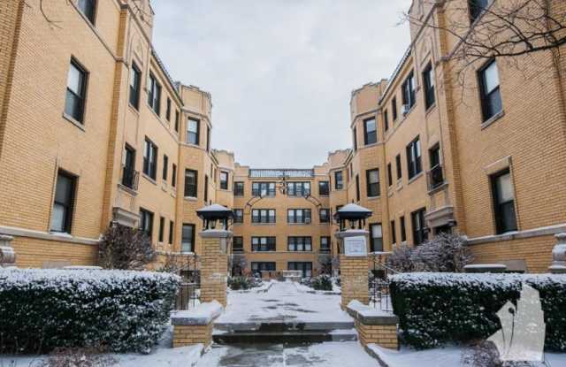 2323 North Rockwell St. photos photos