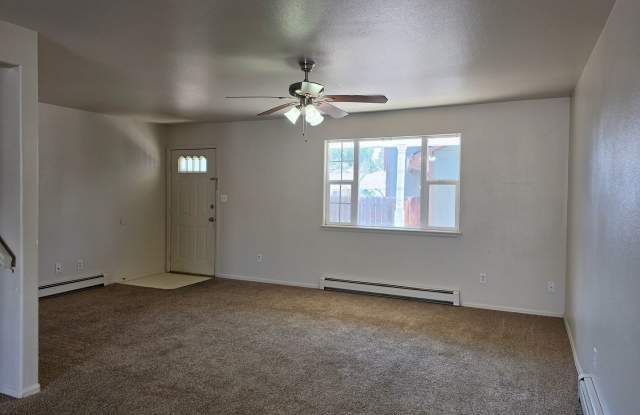 3 Bed/2 1/2 Bath single family home in Fruitvale Gallery 4