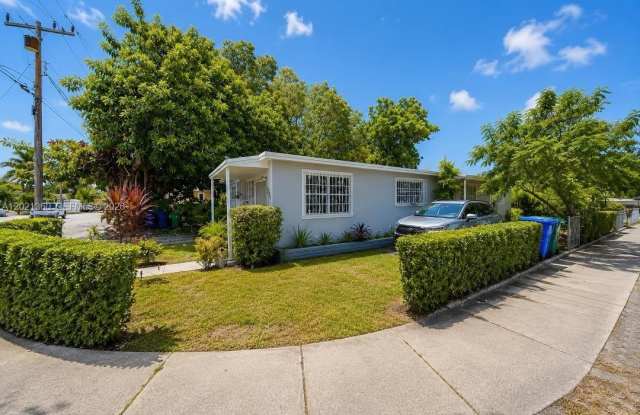 4099 NW 18 Ave photos photos
