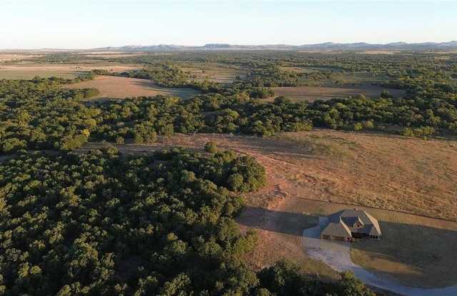 Escape to wide-open skies and breathtaking mountain views Gallery 4